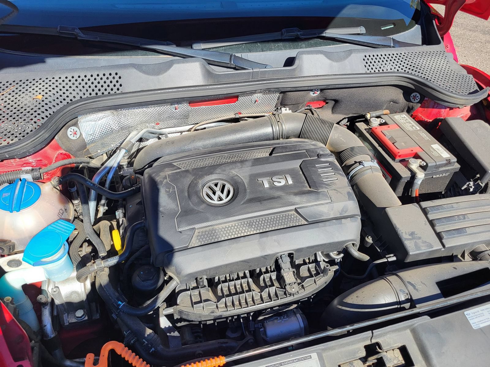 Used 2013 Volkswagen Beetle 2.0T FWD image 28