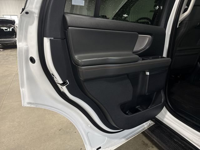 Used 2025 Ford Expedition Active AWD/4WD image 26