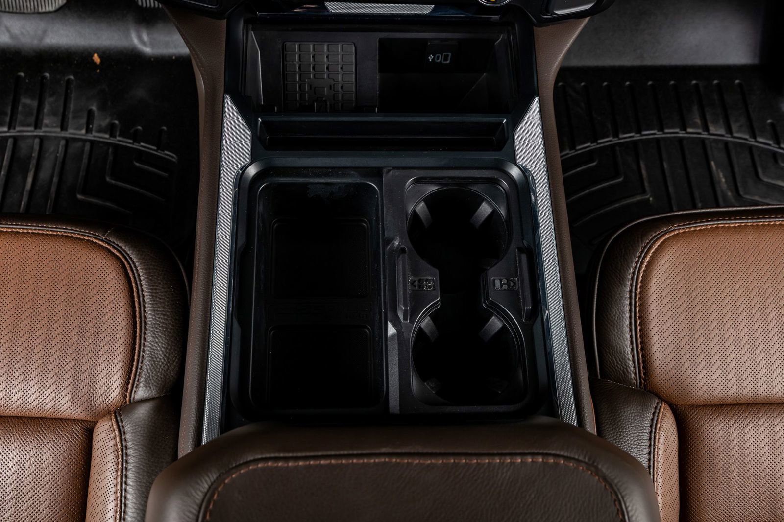 Used 2024 Ford F450 King Ranch w/ Camper Package image 28