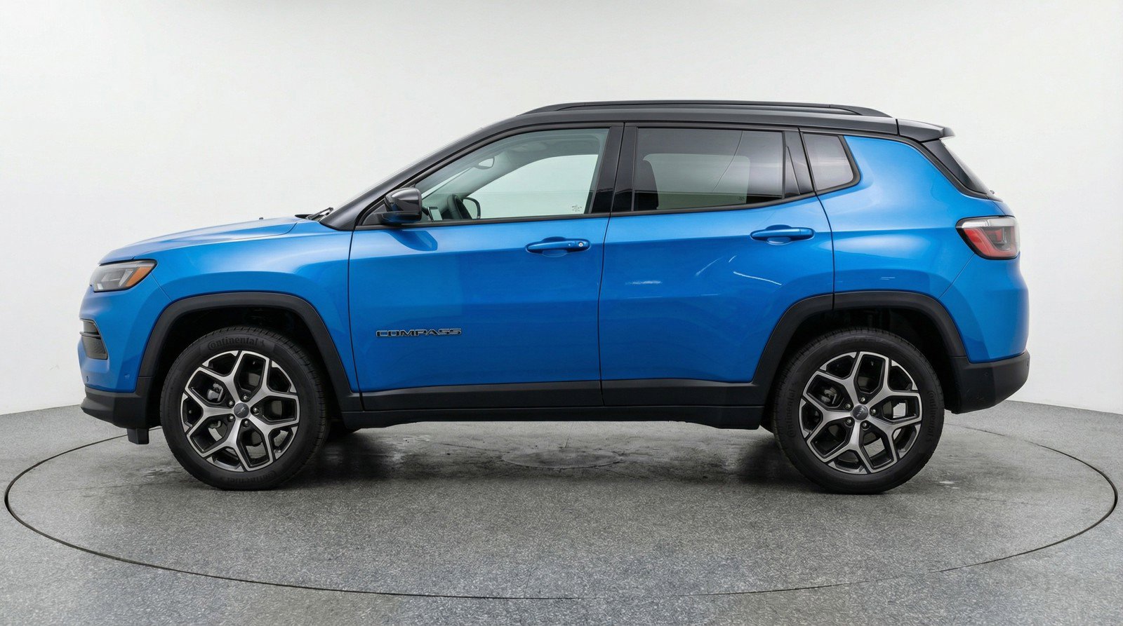 Used 2025 Jeep Compass Limited AWD/4WD image 5