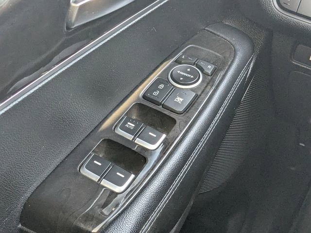 Used 2017 Kia Sorento FWD image 16