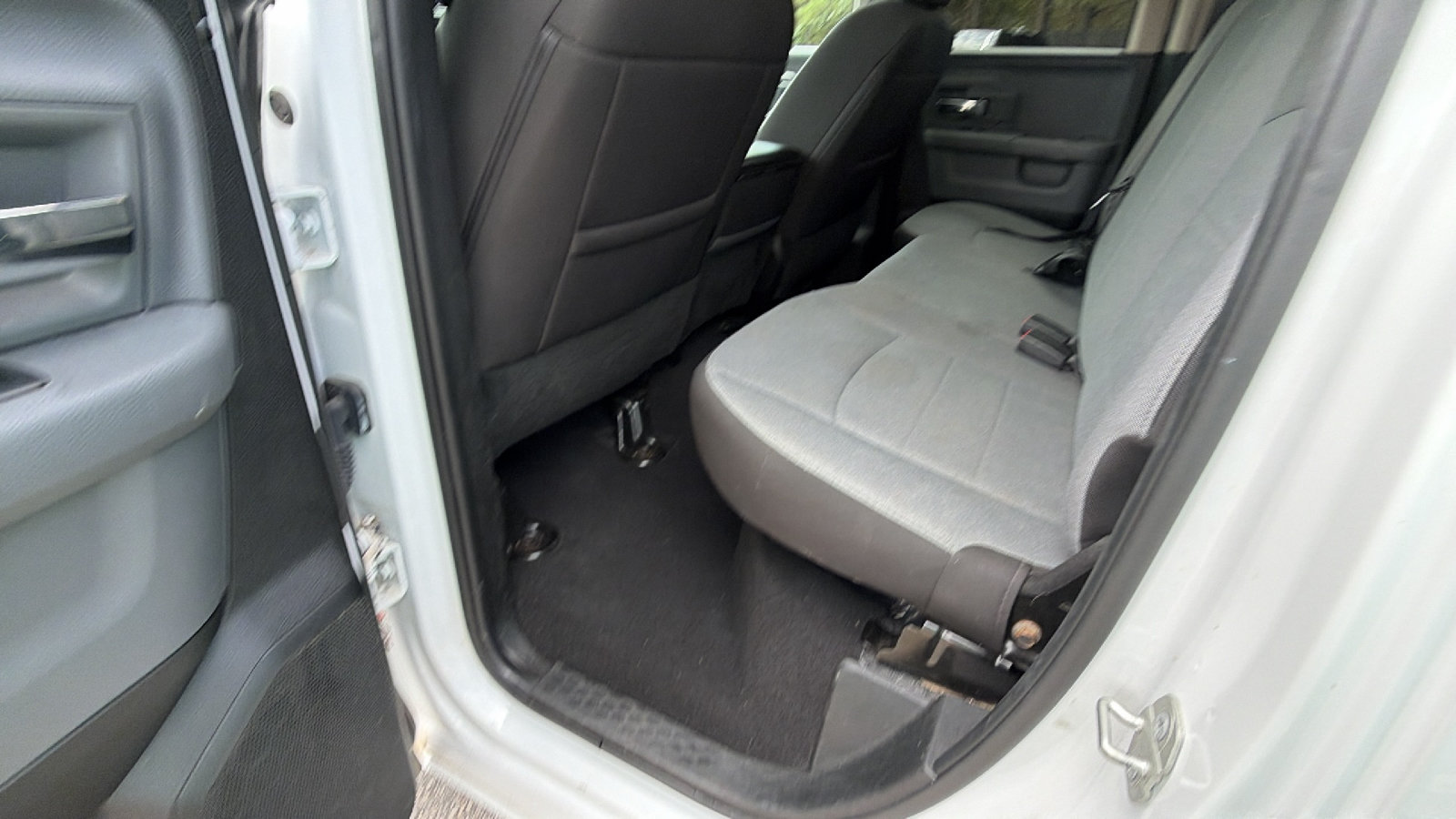 Used 2024 RAM 1500 Classic SLT AWD/4WD image 22