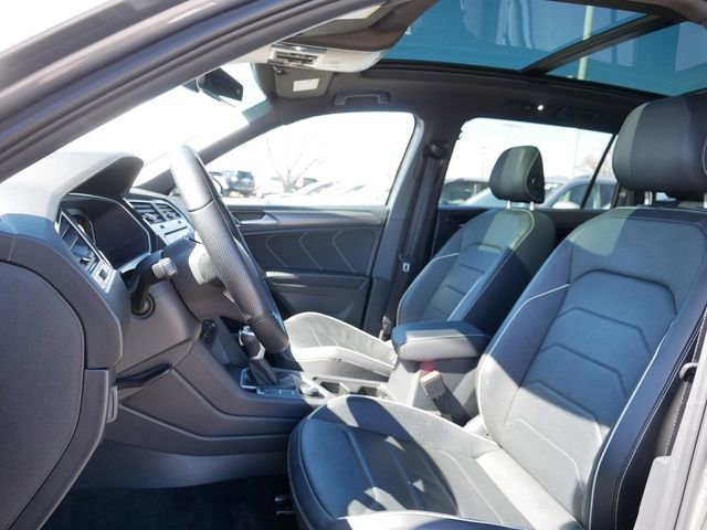 Certified 2023 Volkswagen Tiguan SEL R-Line image 15
