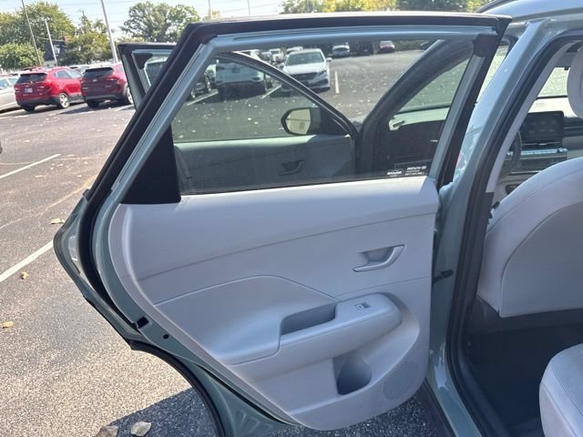 Used 2025 Hyundai Kona SEL AWD/4WD image 19