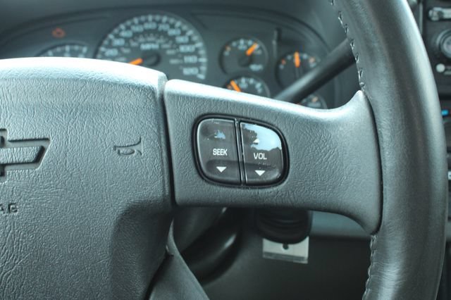 Used 2003 Chevrolet Avalanche 4x4 w/ Suspension Package, Off-Road image 22