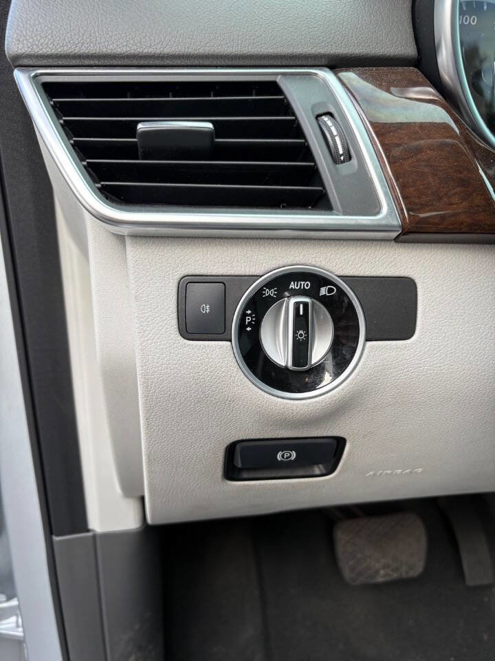 Used 2012 Mercedes-Benz ML 350 ML 350 BlueTEC AWD 4MATIC 4dr image 17