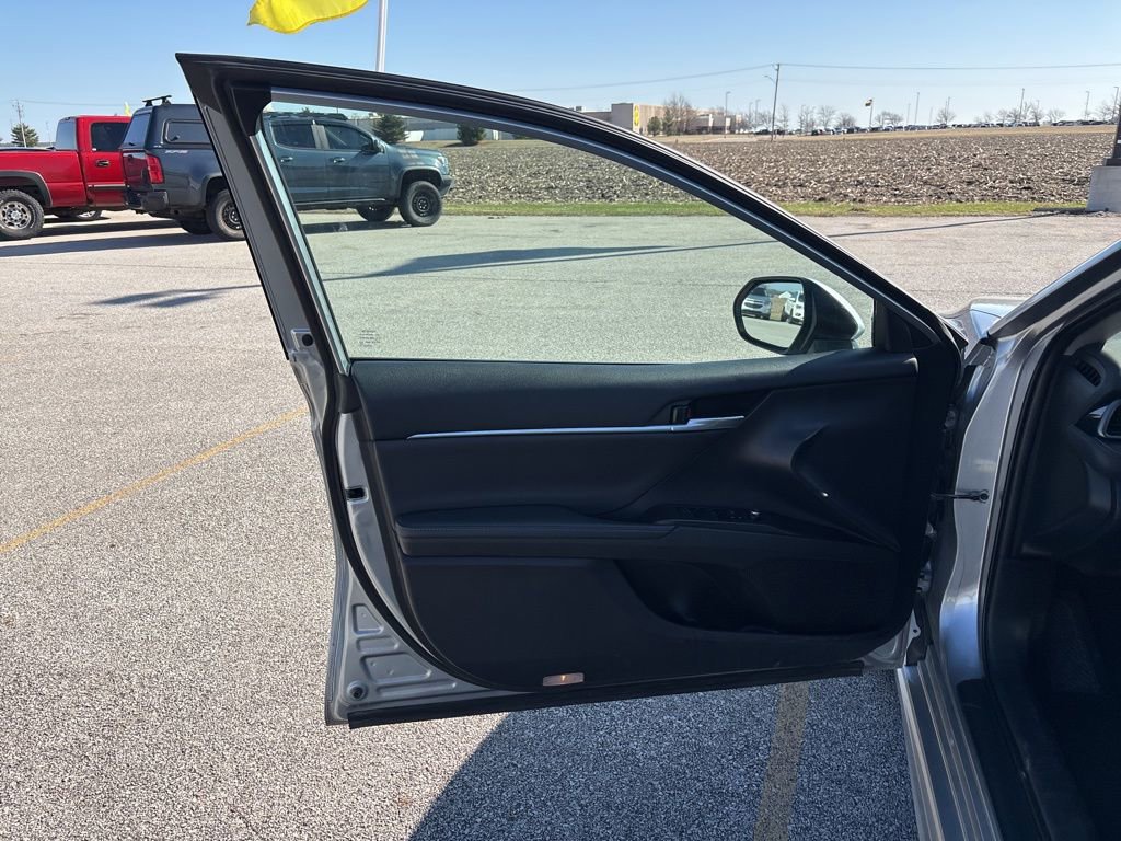 Used 2023 Toyota Camry XSE image 24