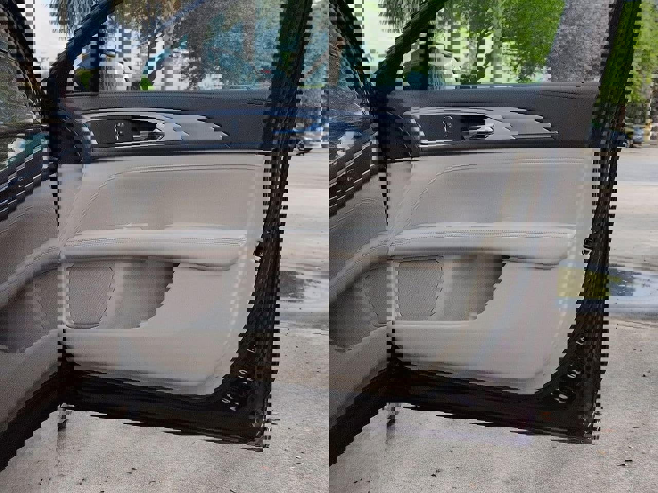 Used 2019 Lincoln MKZ Premiere FWD image 19