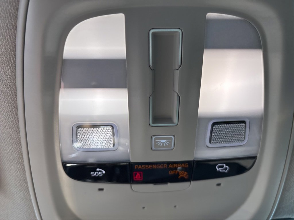 Certified 2023 Volvo XC40 B5 Plus w/ Protection Package Premier image 26