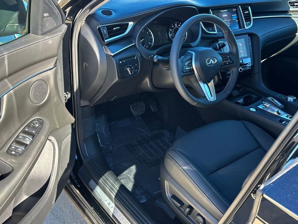 New 2025 INFINITI QX50 Pure image 7