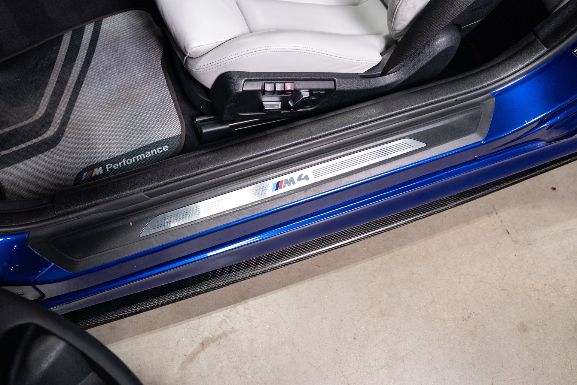 Used 2020 BMW M4 Convertible w/ Executive Package image 56