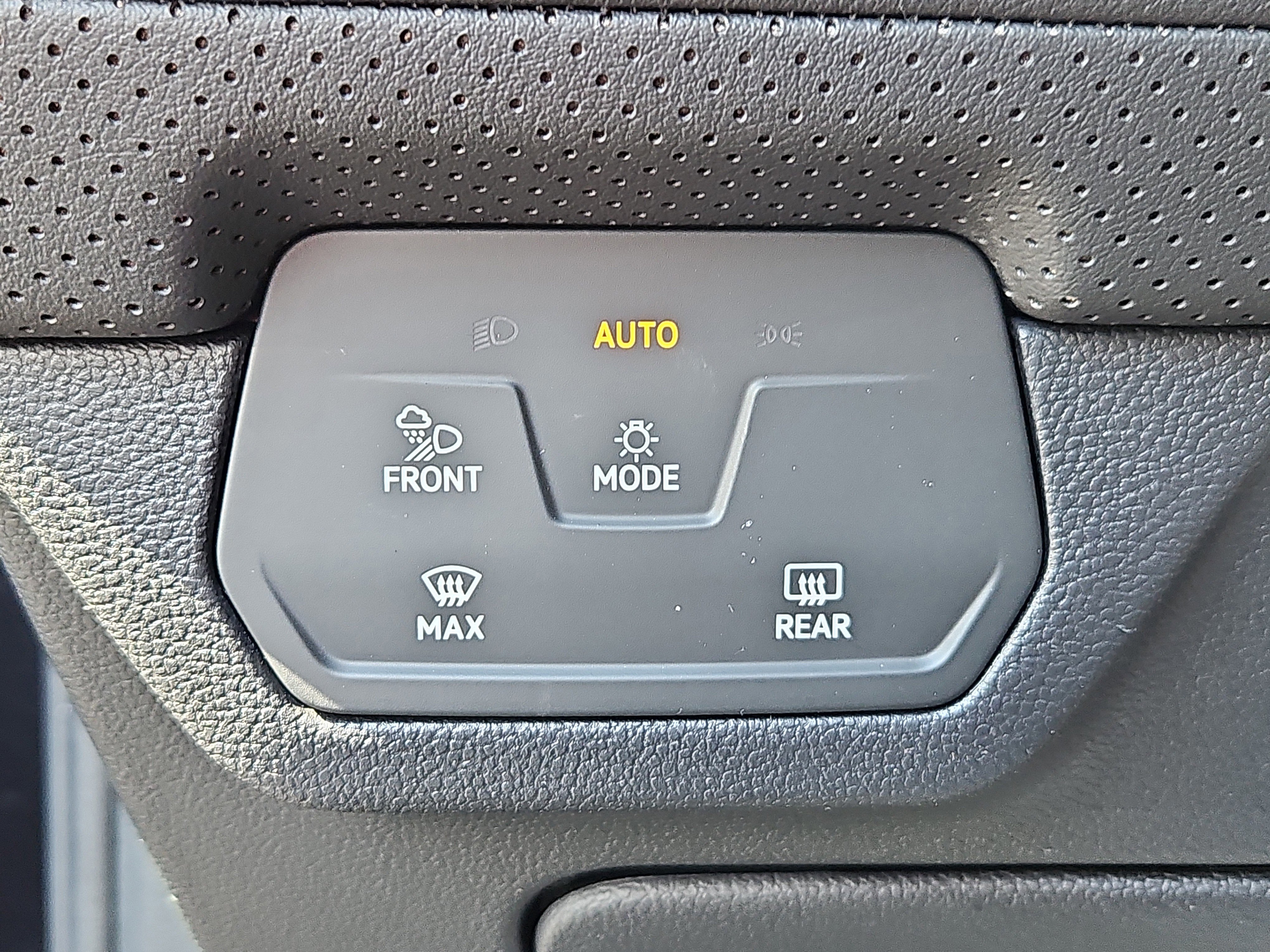 New 2026 Volkswagen Atlas Cross Sport SEL R-Line image 11