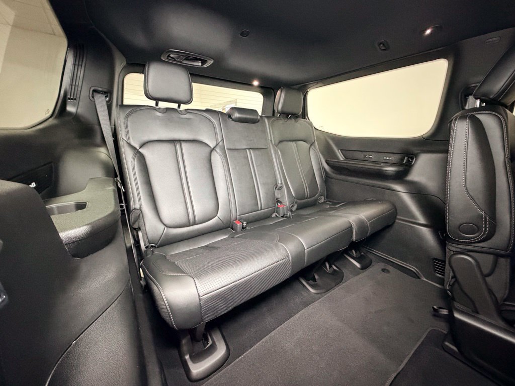 New 2026 Jeep Grand Wagoneer Limited AWD/4WD image 10