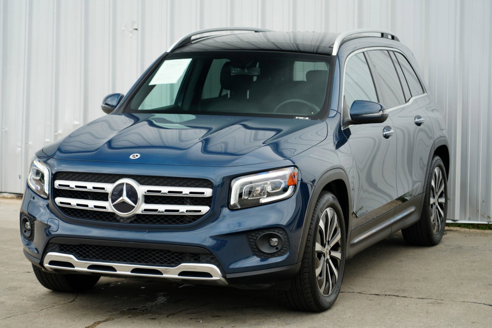 Used 2023 Mercedes-Benz GLB 250 w/ Premium Package image 49