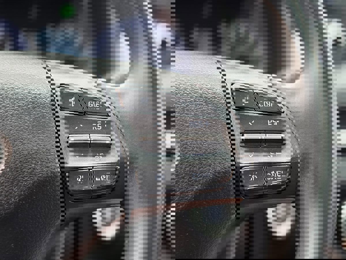 Used 2019 Hyundai Kona Limited image 35