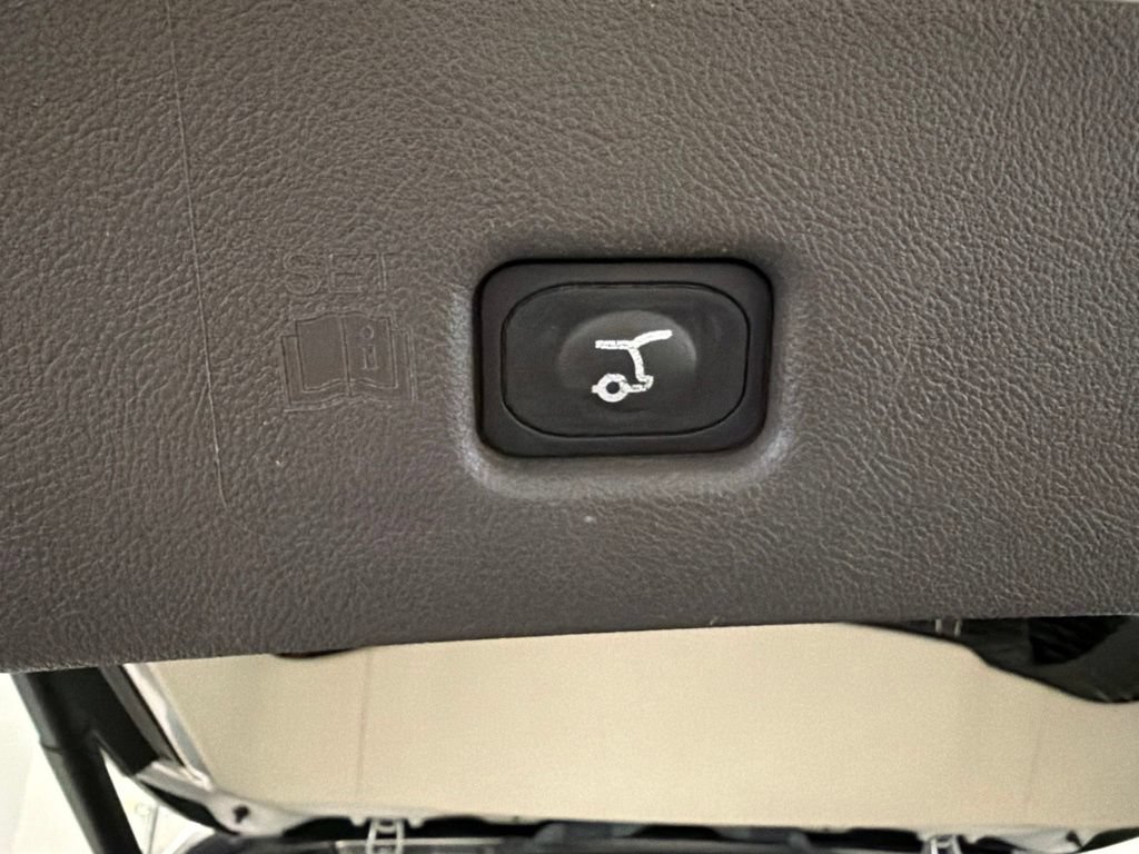 Used 2023 Lincoln Nautilus FWD image 34