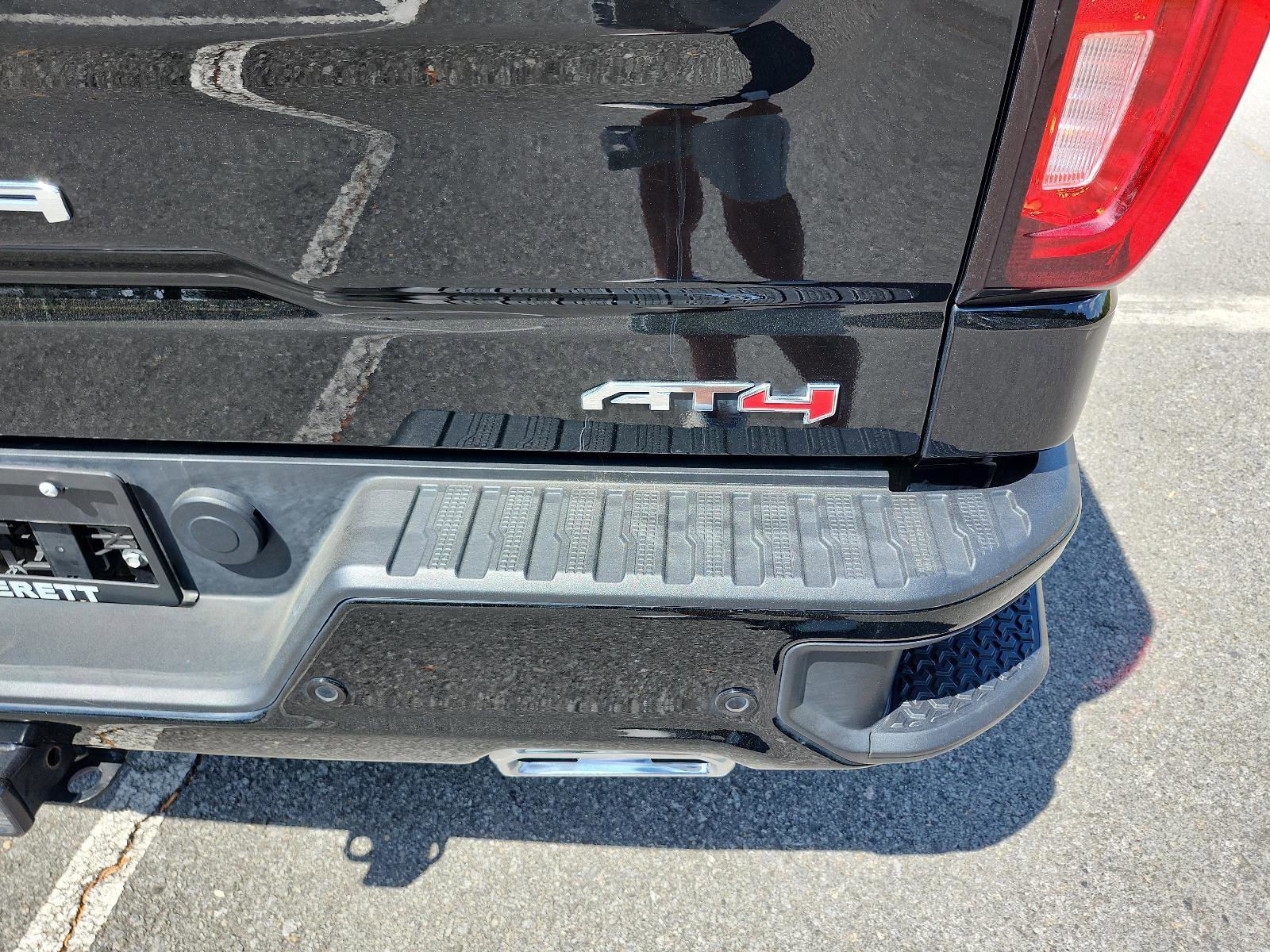 Certified 2025 GMC Sierra 1500 AT4 w/ AT4 Premium Package image 5
