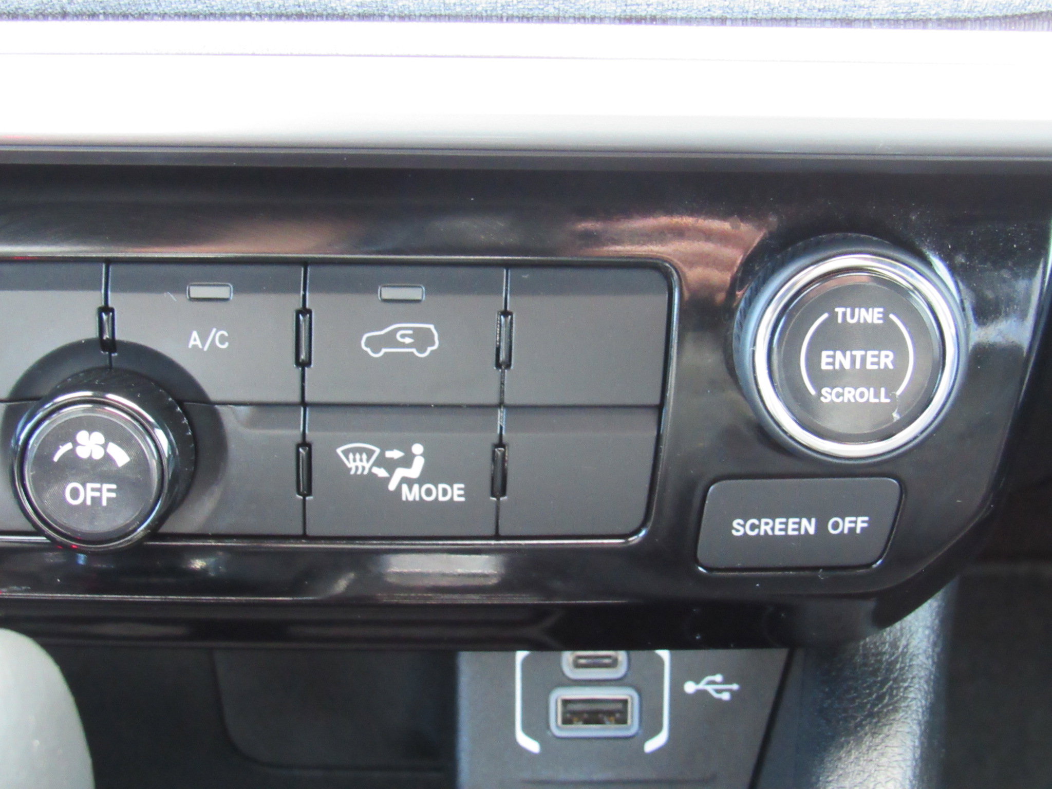 Used 2023 Jeep Compass Latitude image 26