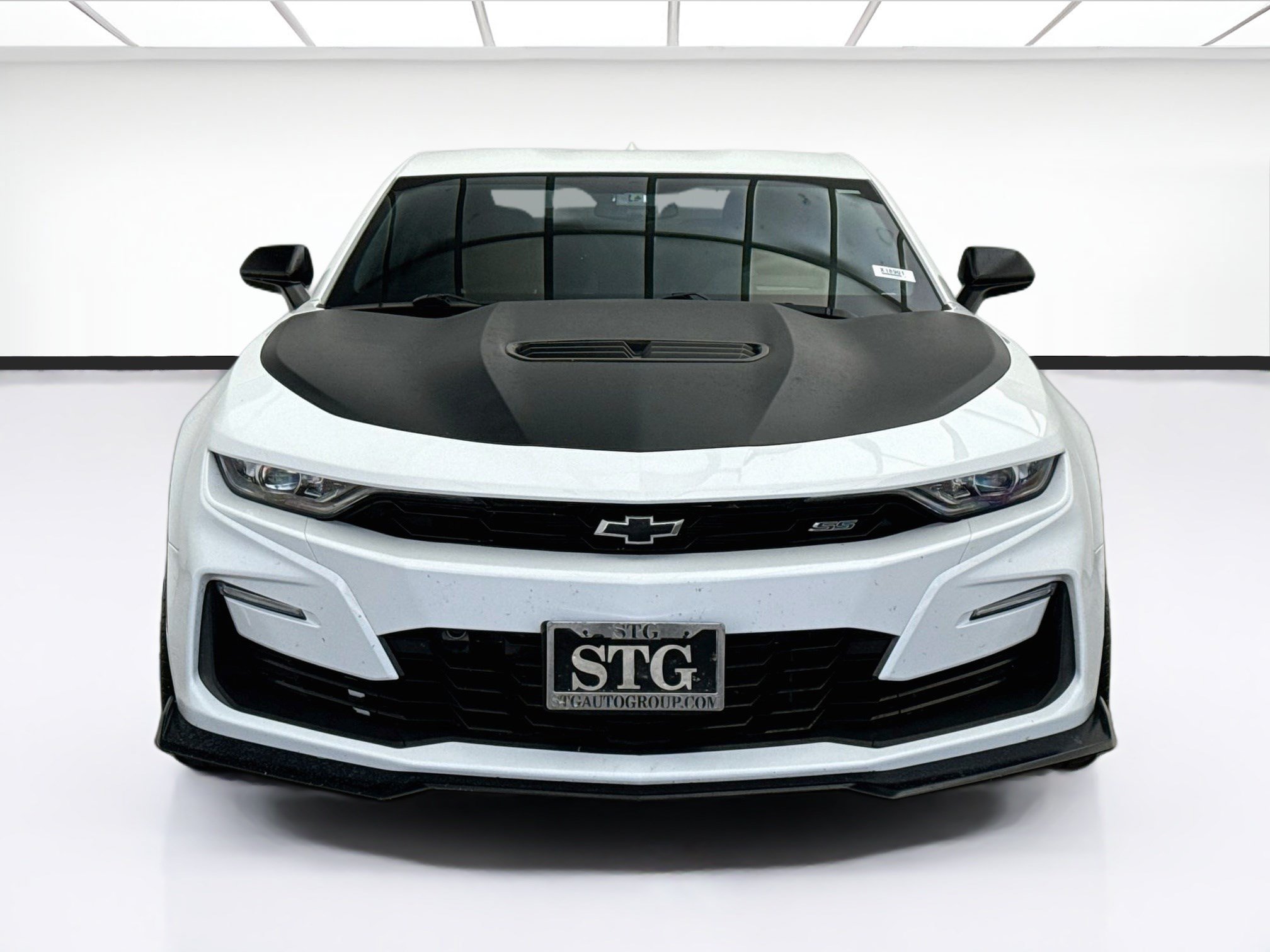 Used 2021 Chevrolet Camaro SS RWD image 2