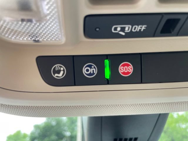 Used 2022 Buick Enclave Avenir w/ LPO, Floor Liner Package FWD image 31