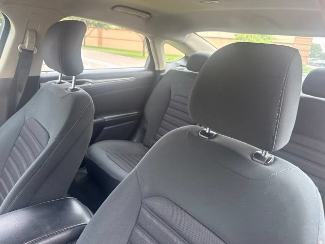 Used 2018 Ford Fusion SE FWD image 8