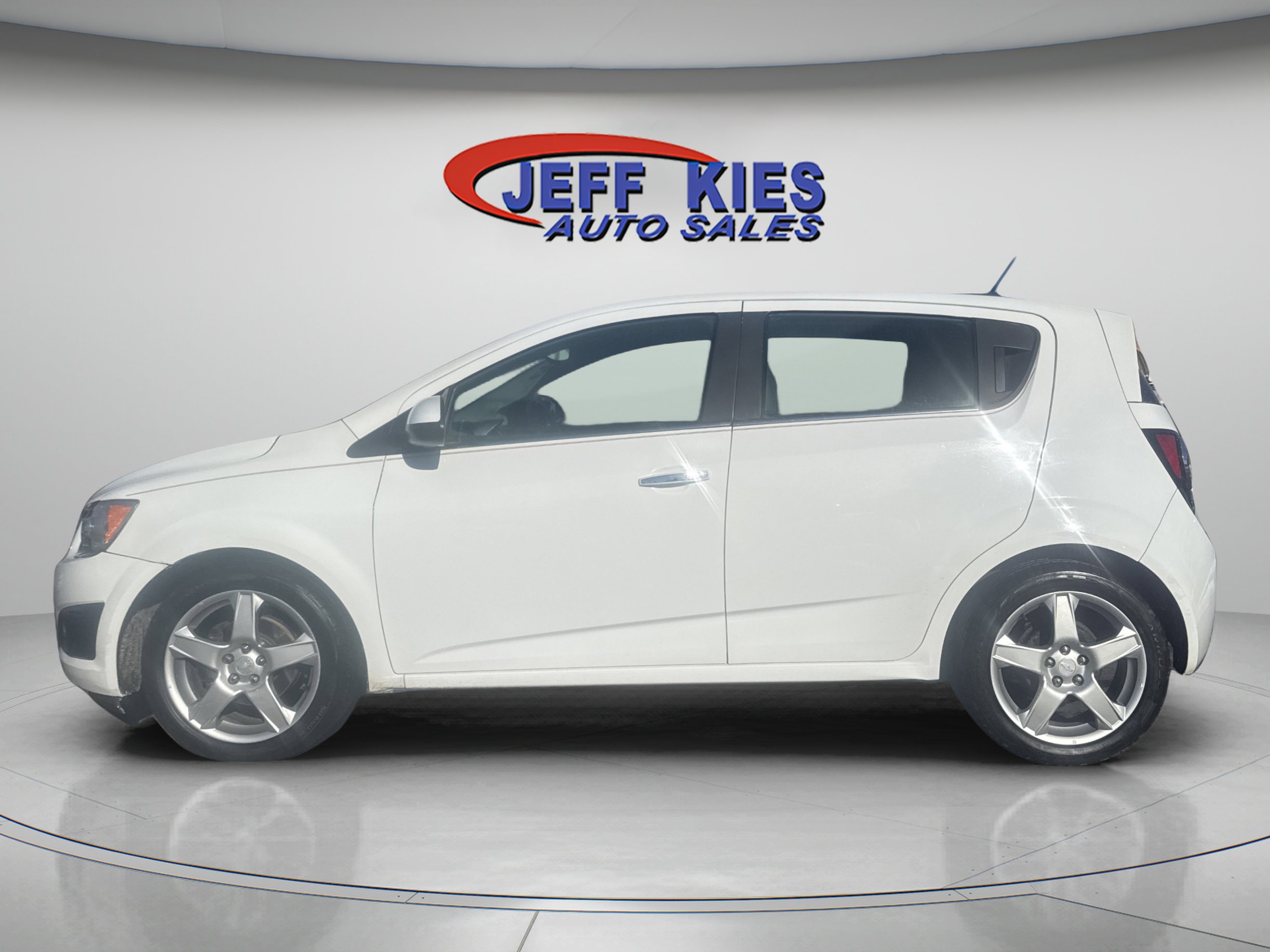 Used 2015 Chevrolet Sonic LTZ image 8
