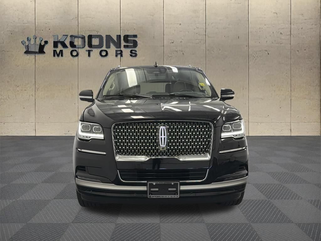 Certified 2024 Lincoln Navigator L Reserve AWD/4WD image 3