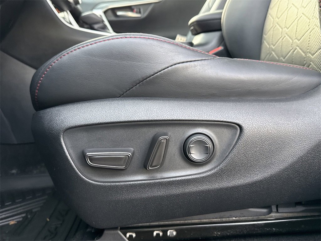 Used 2020 Toyota RAV4 TRD Off-Road image 29