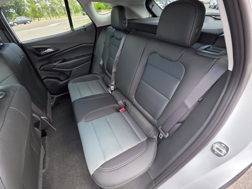 New 2026 Chevrolet Trax LT w/ Driver Confidence Package FWD image 13