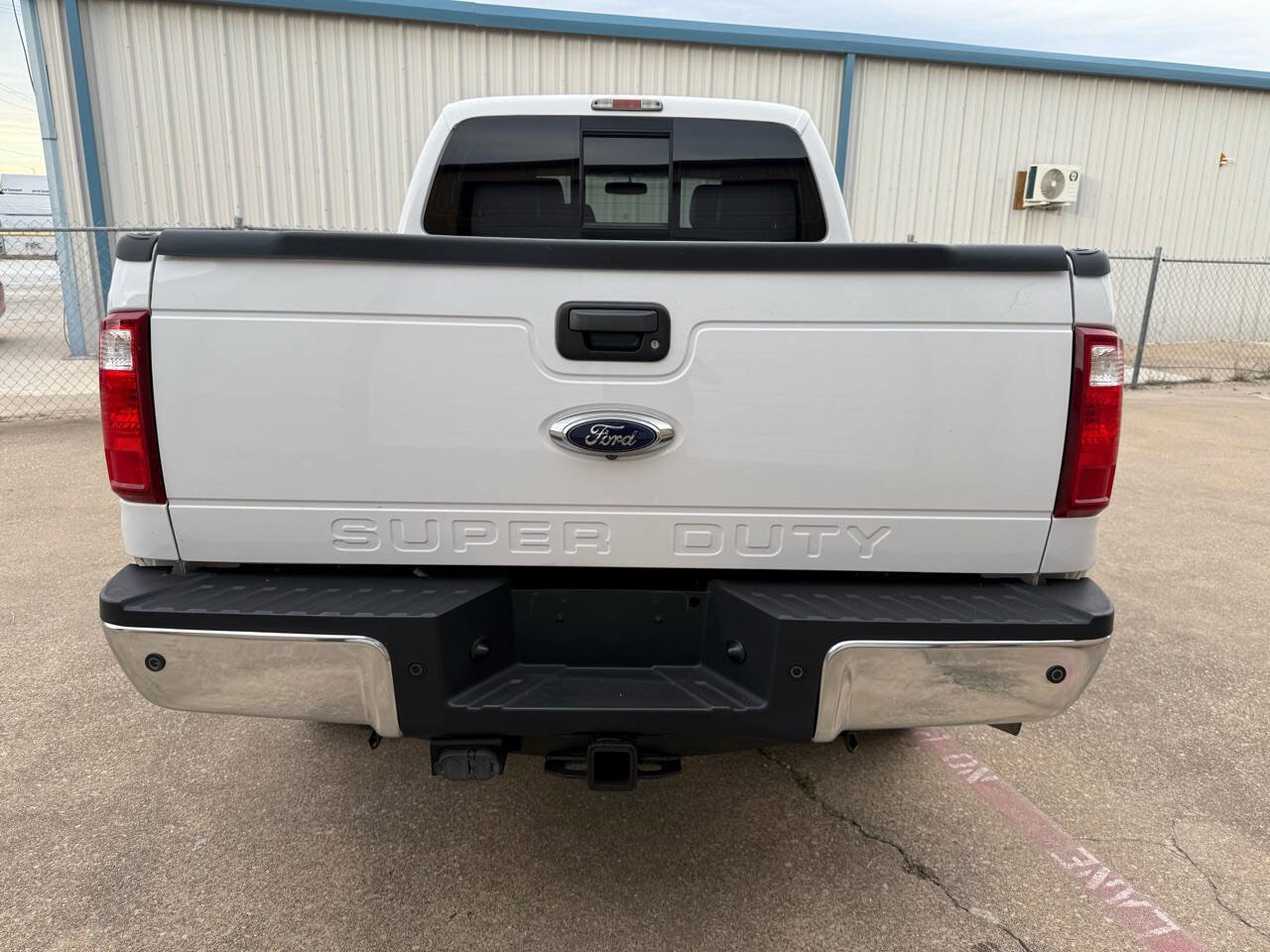 Used 2015 Ford F350 Lariat w/ Lariat Interior Package image 8