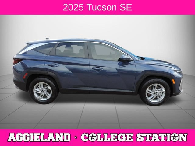 Used 2025 Hyundai Tucson SE FWD image 2