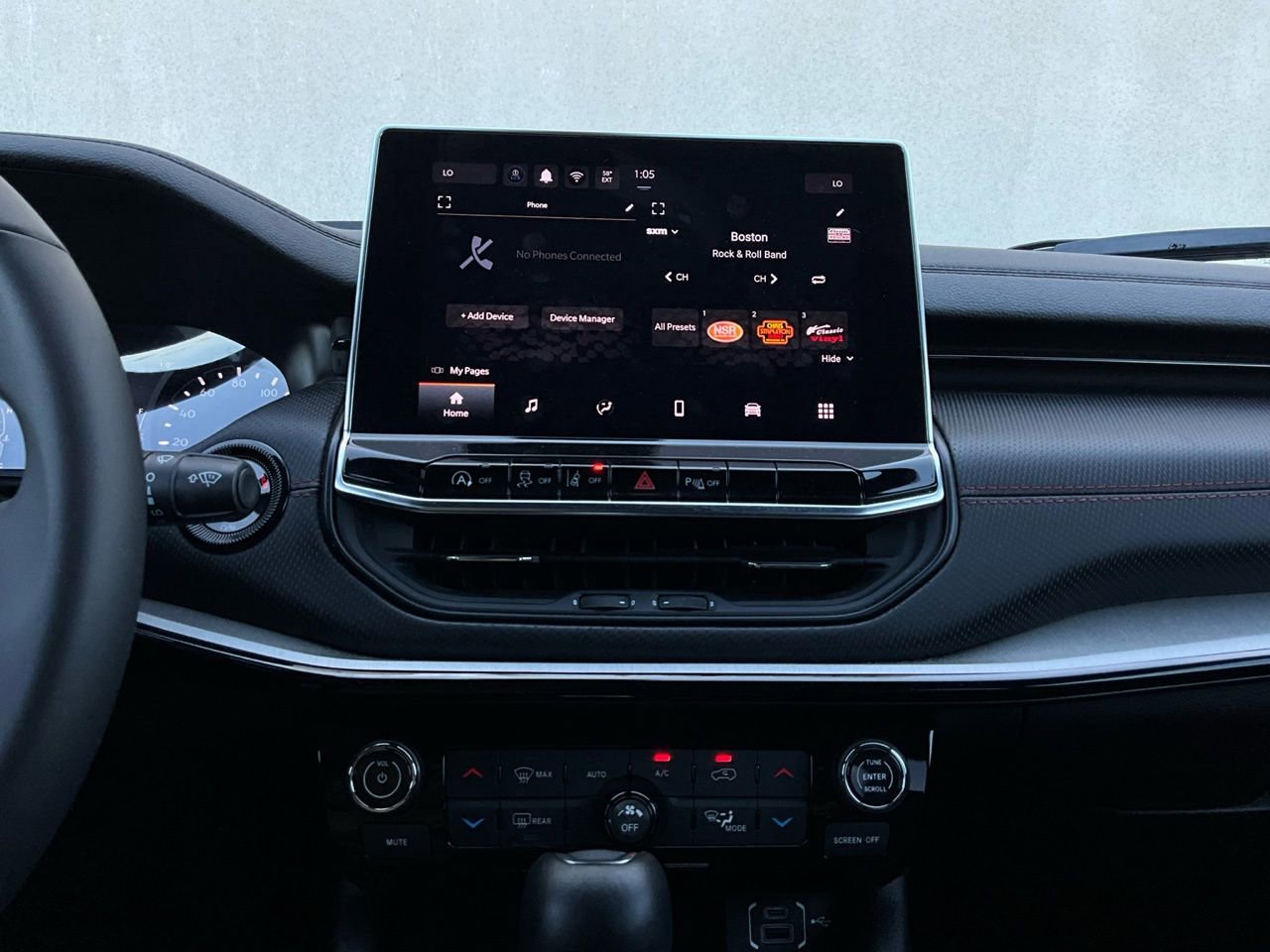 Used 2025 Jeep Compass Trailhawk image 26