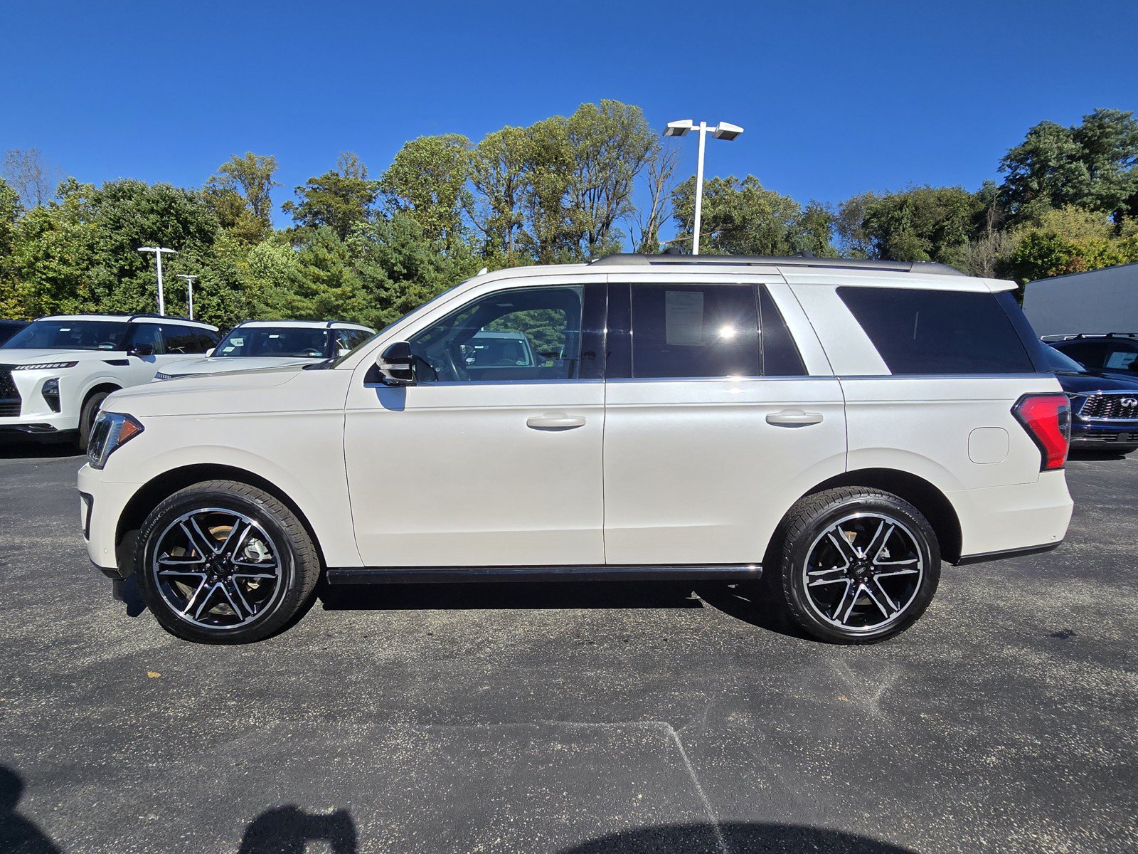 Used 2019 Ford Expedition Limited w/ Equipment Group 303A AWD/4WD image 5