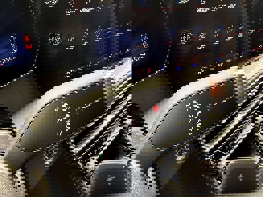 Used 2024 Chevrolet Traverse LT image 17