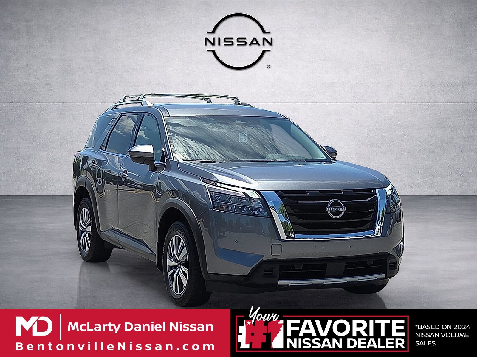 Used 2025 Nissan Pathfinder SL AWD/4WD image 1