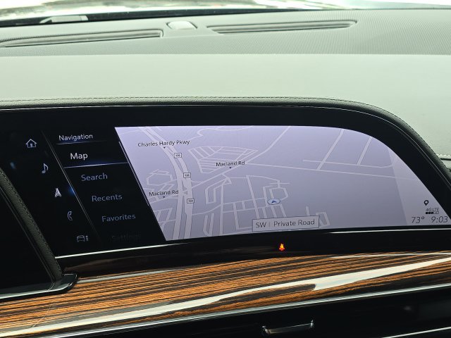 Used 2024 Cadillac Escalade Premium Luxury AWD/4WD image 37