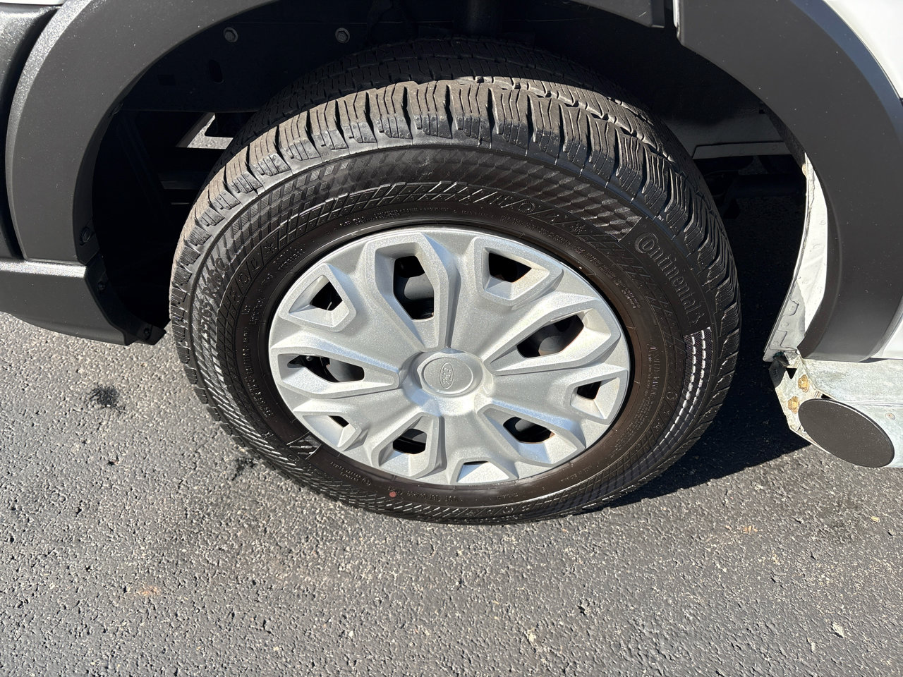 Used 2024 Ford Transit 250 Low Roof w/ Exterior Upgrade Package image 9