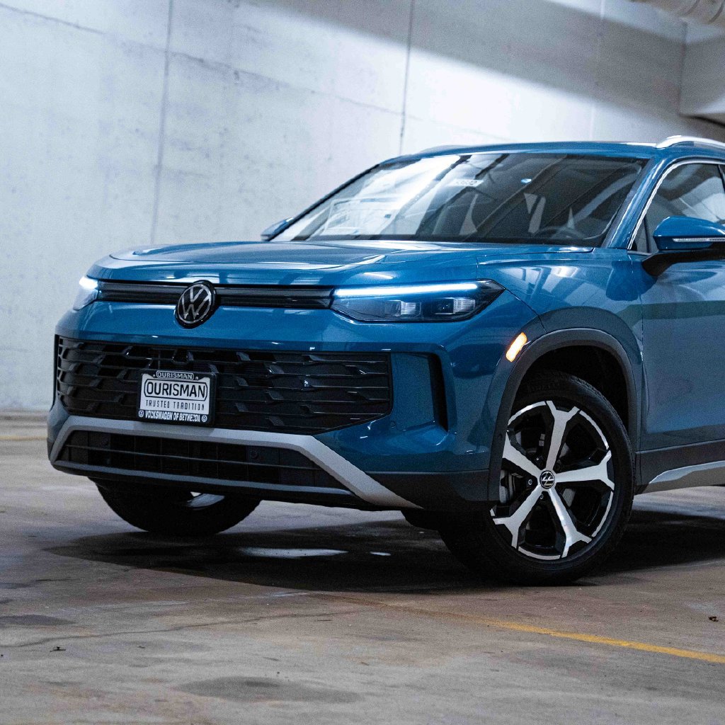 New 2026 Volkswagen Tiguan SE AWD/4WD image 2