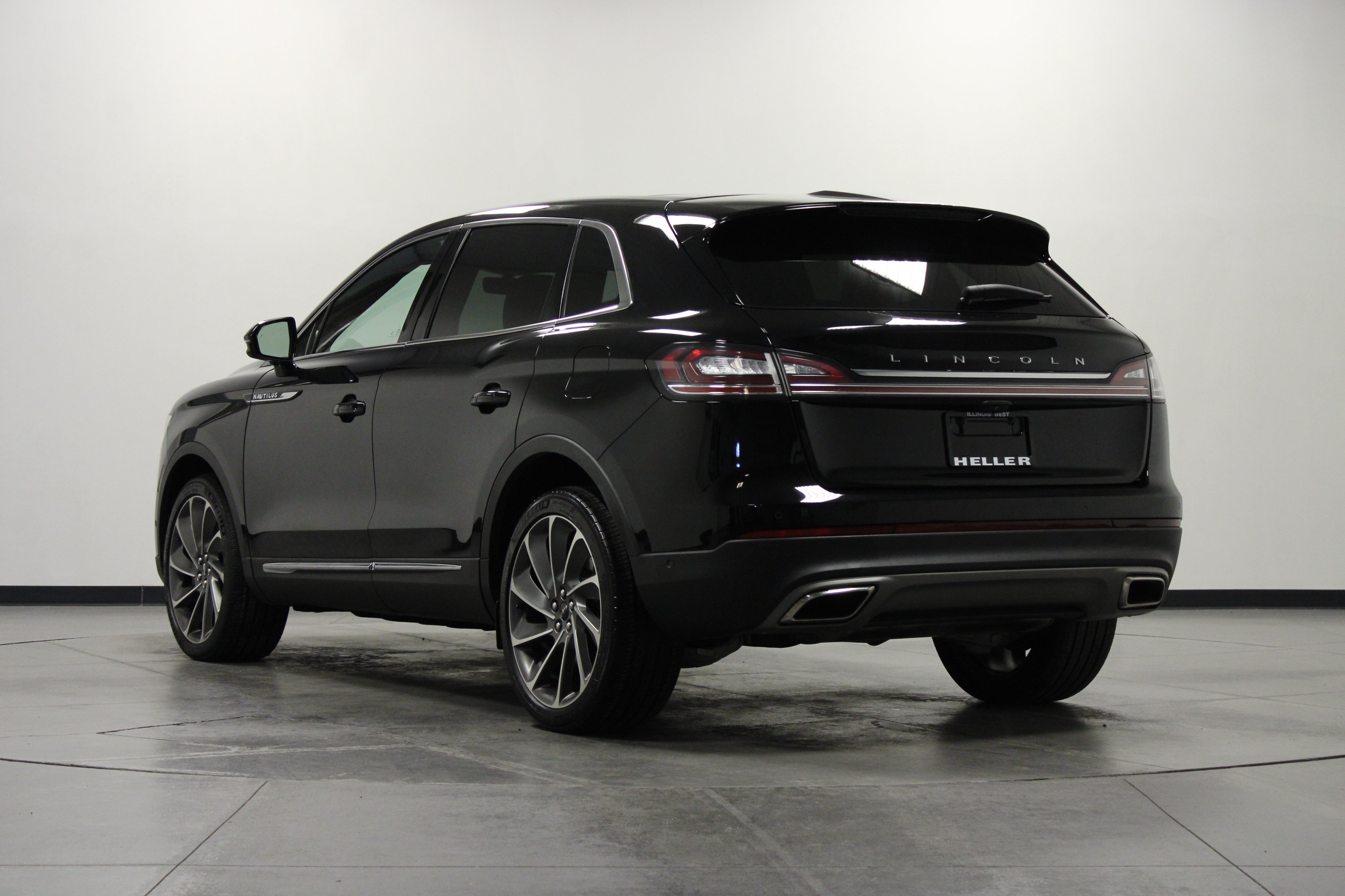 Used 2022 Lincoln Nautilus Reserve w/ Equipment Group 201A AWD/4WD image 6