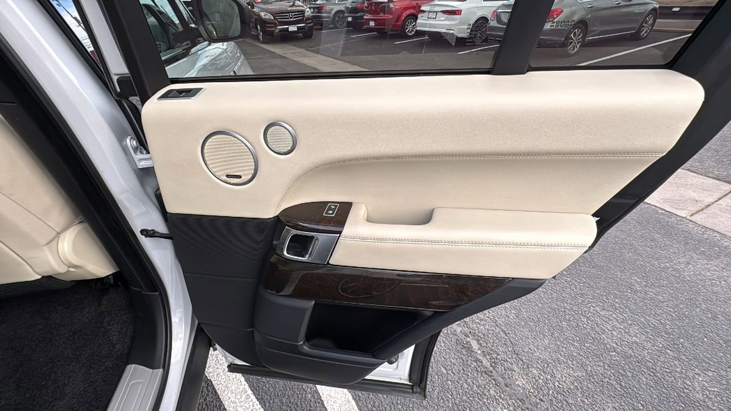 Used 2016 Land Rover Range Rover Supercharged image 18