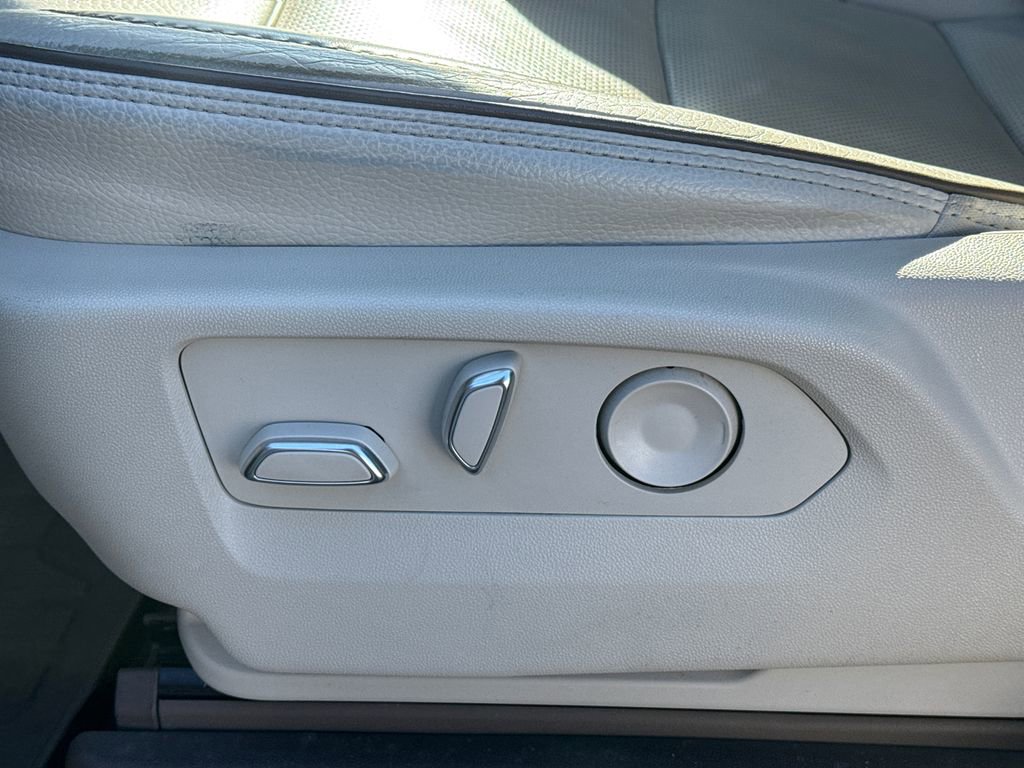 Used 2022 GMC Yukon Denali w/ Max Trailering Package image 18