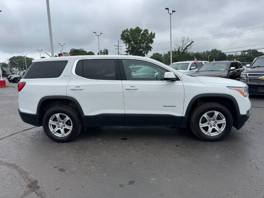 Used 2017 GMC Acadia SLE AWD/4WD image 6