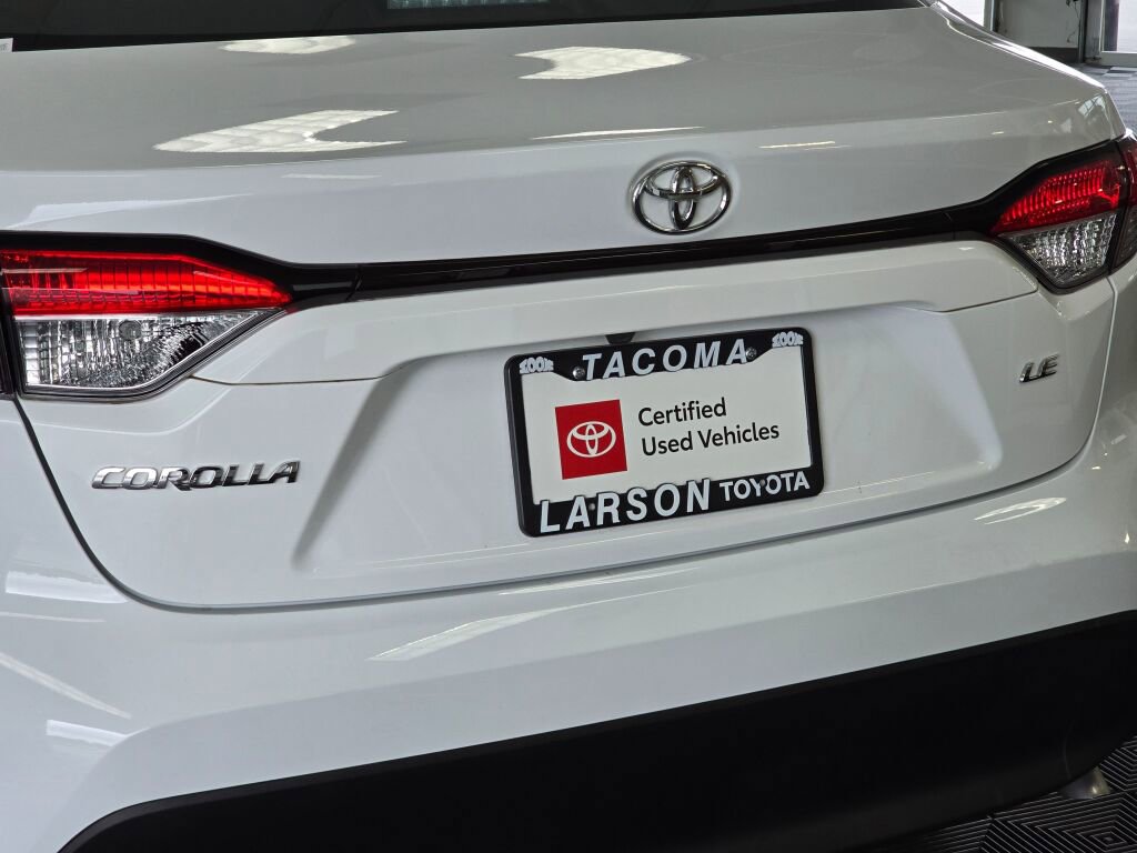 Used 2025 Toyota Corolla LE FWD image 12
