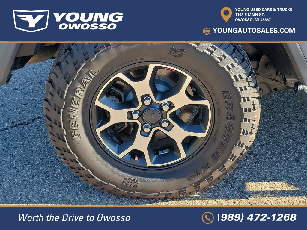 Used 2018 Jeep Wrangler Unlimited Rubicon w/ Dual Top Group AWD/4WD image 32