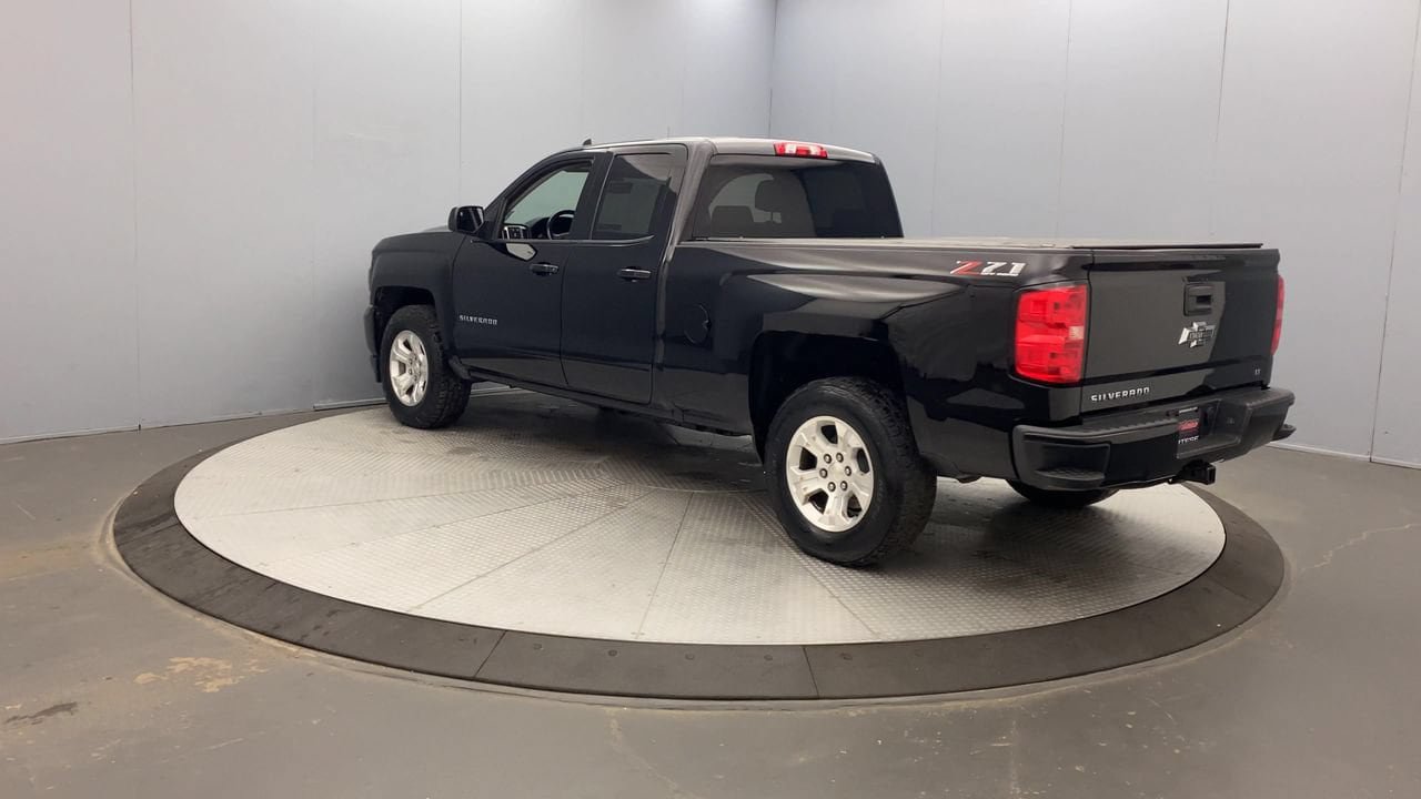 Used 2018 Chevrolet Silverado 1500 LT w/ All Star Edition AWD/4WD image 3
