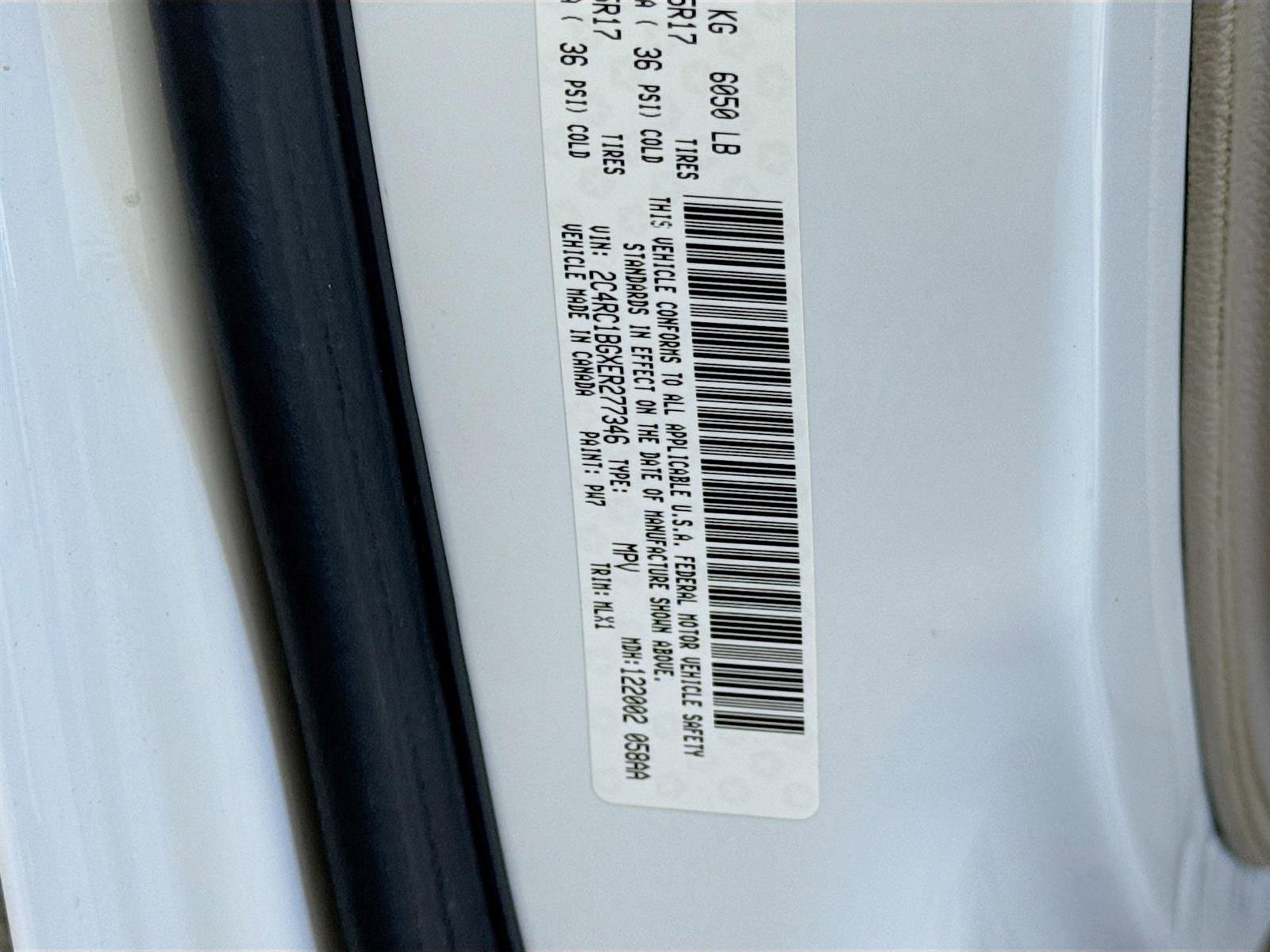 Used 2014 Chrysler Town & Country Touring image 30