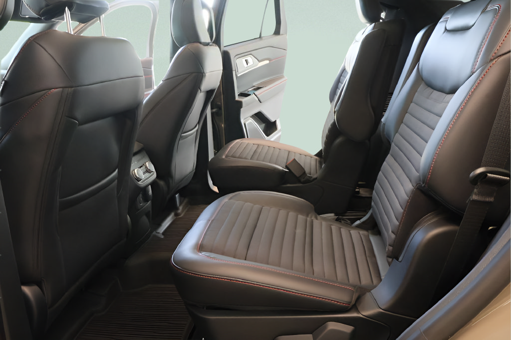 New 2026 Ford Explorer ST-Line w/ ST-Line Street Pack AWD/4WD image 25