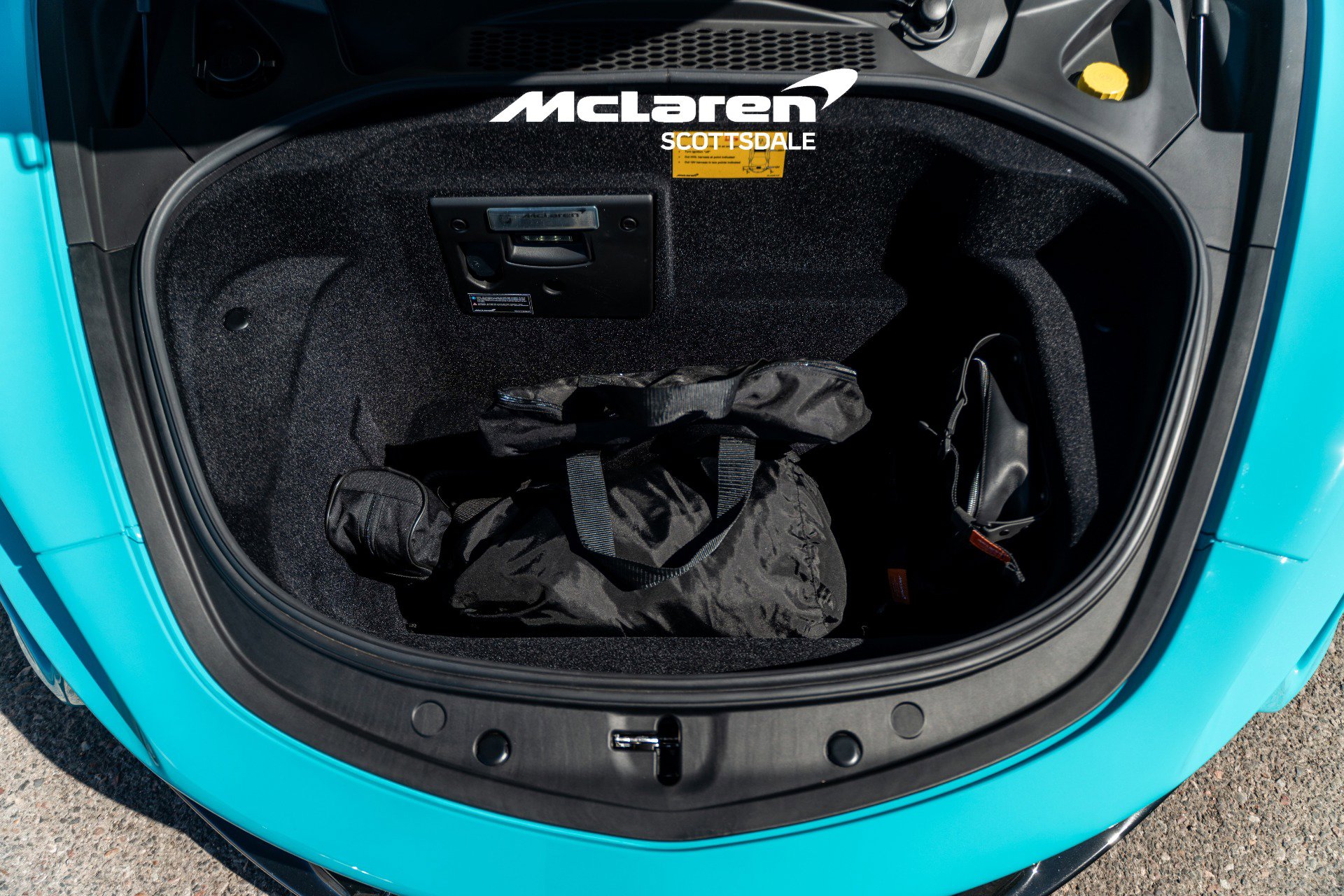 Used 2025 McLaren Artura Spider image 31