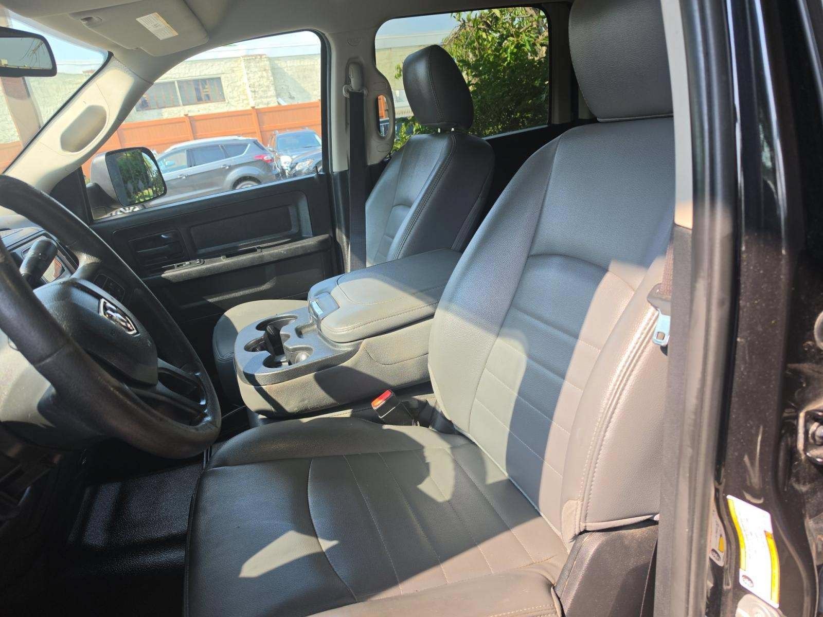 Used 2018 RAM 2500 Tradesman w/ Chrome Appearance Group AWD/4WD image 5