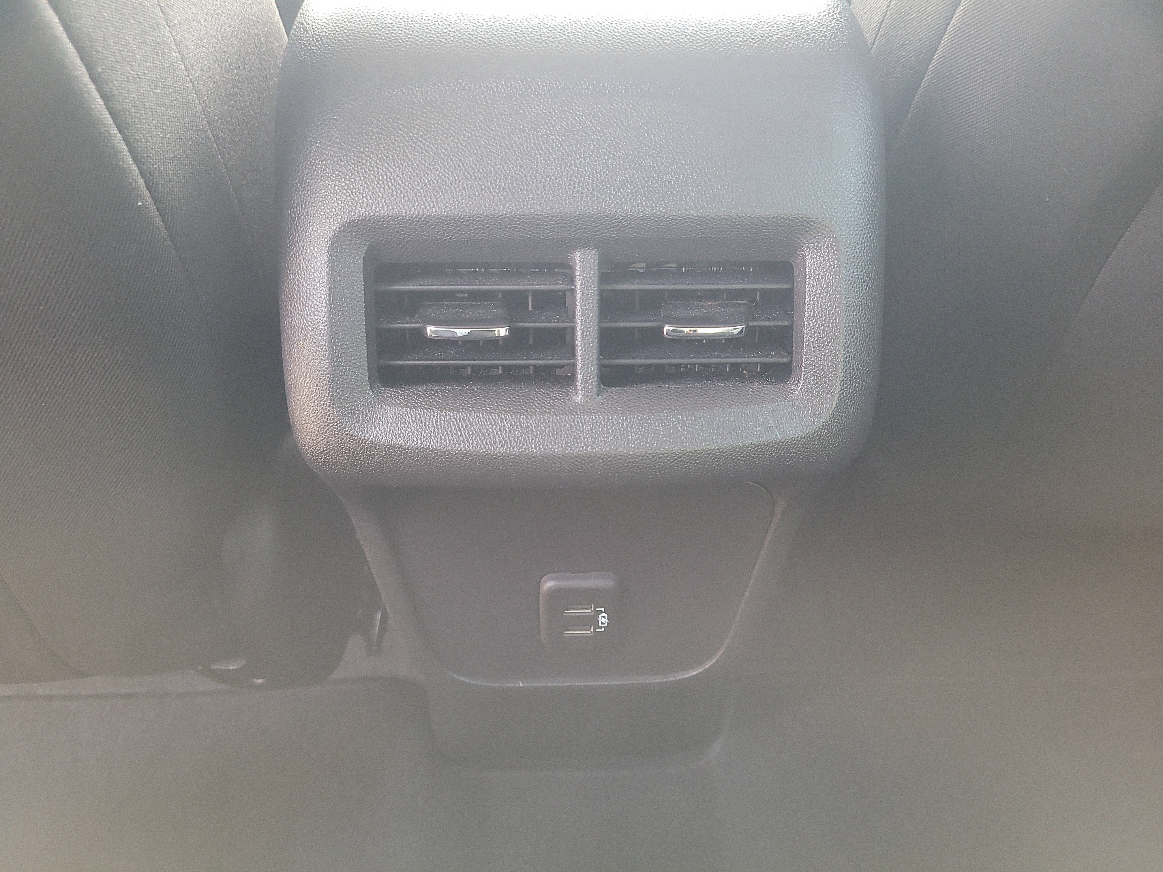 Used 2022 Chevrolet Equinox LS FWD image 17